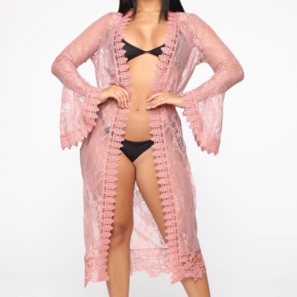 Lace robe - Picture 1 of 5